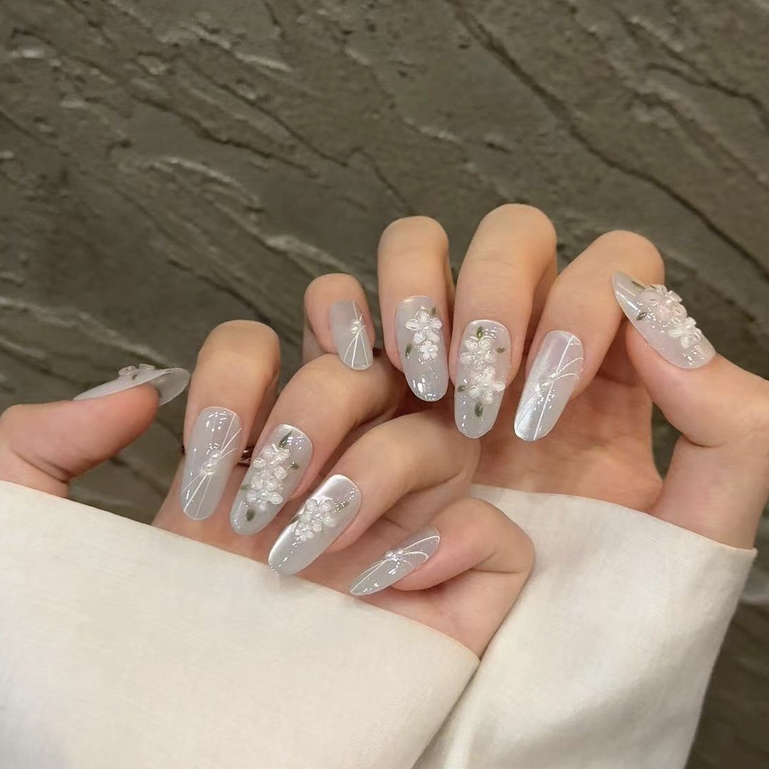10pcs Glitter Sliver Press On  - Resin Art Flowers 评论和价格