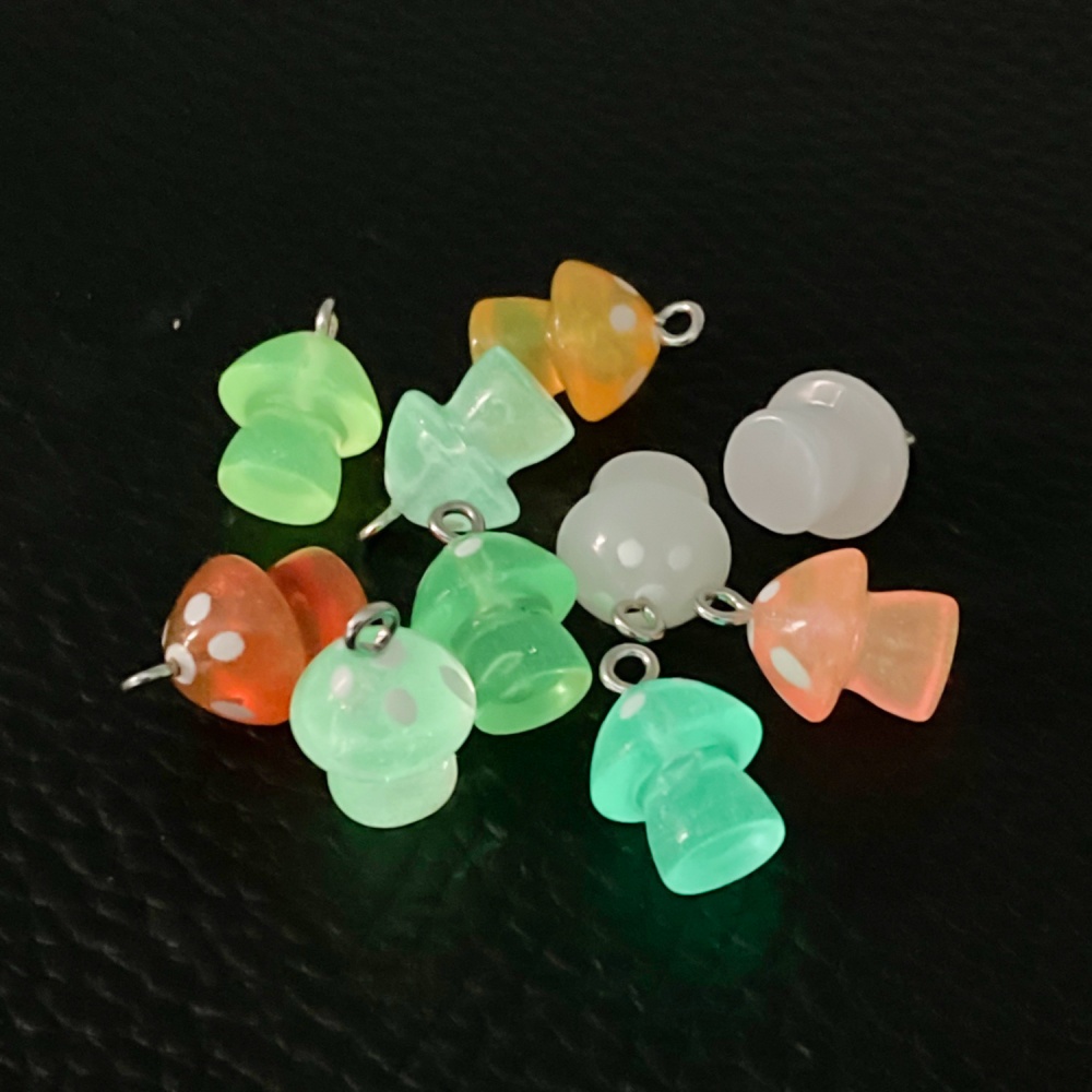 16pcs Luminous Mushroom Charms - Resin Art Love 评论和价格